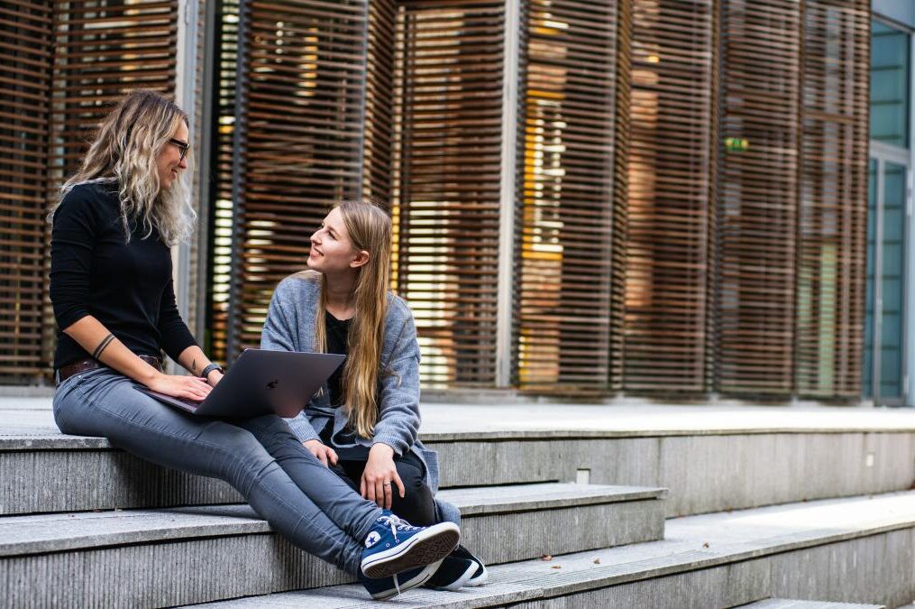 The best dating apps for uni students