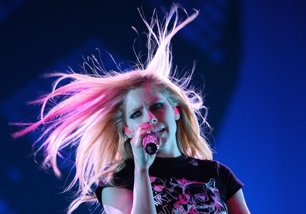 Avril Lavigne cancels Hong Kong stop of world tour