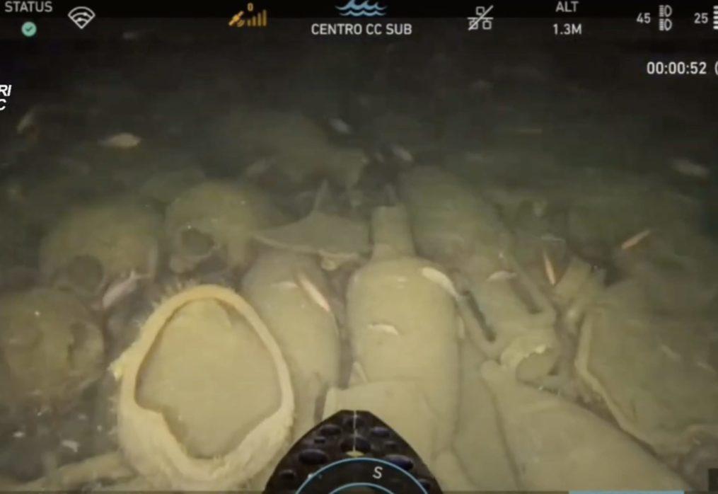 WATCH: Italian cultural police discover ancient Roman ship